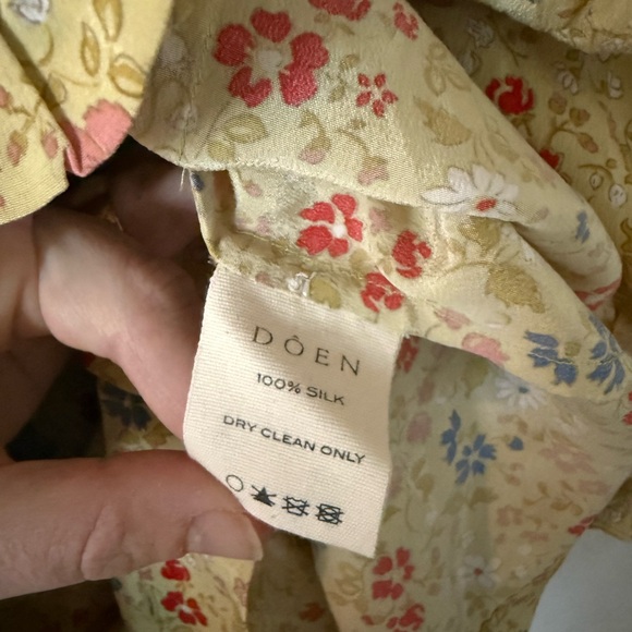 Doen New with tags silk blouse - Picture 2 of 2